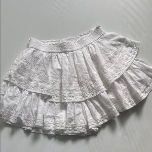 American Eagle 🦅 White Layered lace shorts.  Women’s size Medium